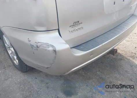 2010 Toyota Sienna Le z USA, uszkodzony, nr VIN 5TDKK4CC5AS338931